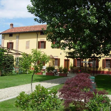 B&B Il Pioppo E La Fonte Castello d'Agogna Exterior foto