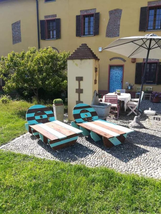 B&B Il Pioppo E La Fonte Castello d'Agogna Exterior foto