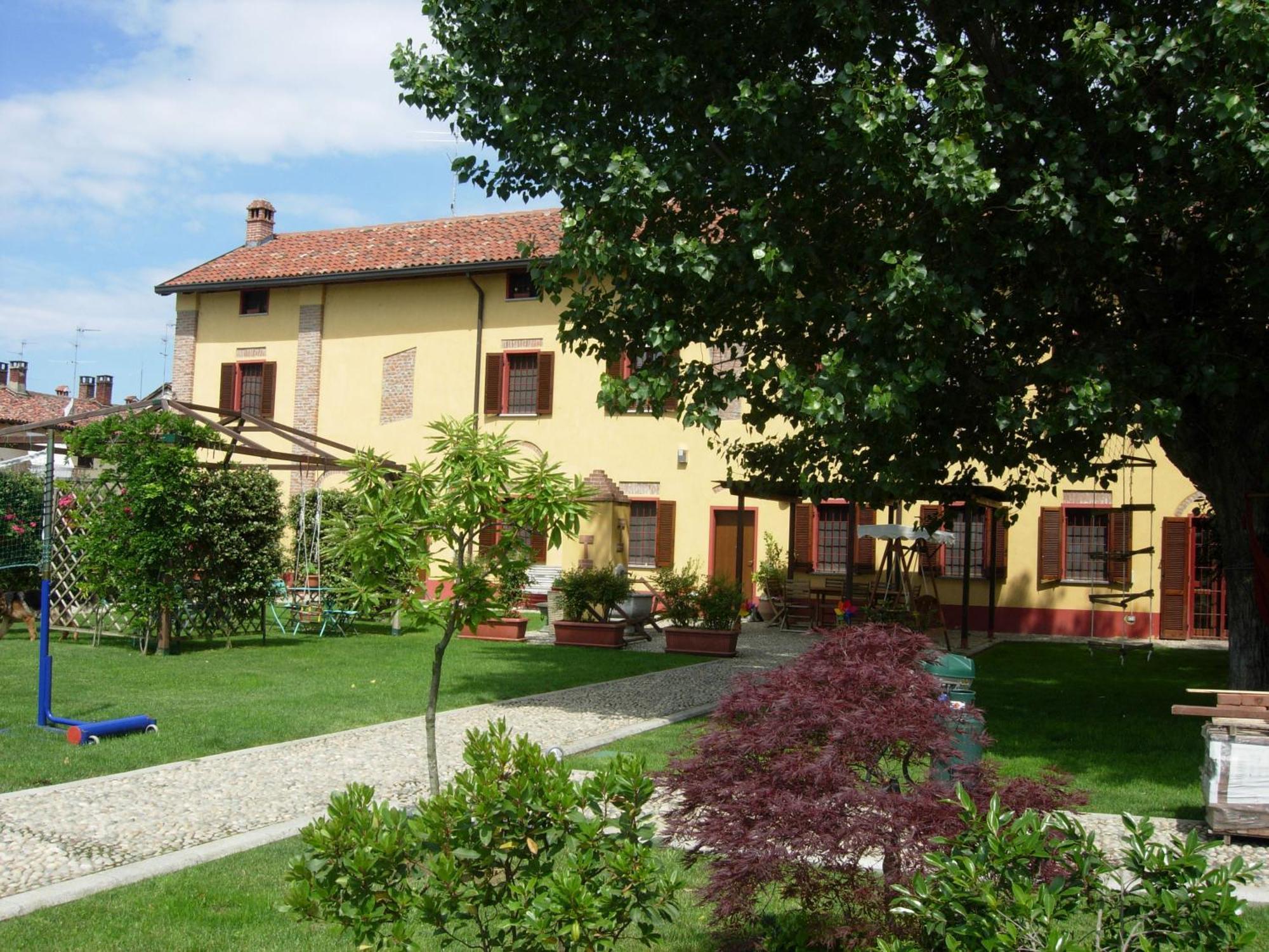 B&B Il Pioppo E La Fonte Castello d'Agogna Exterior foto