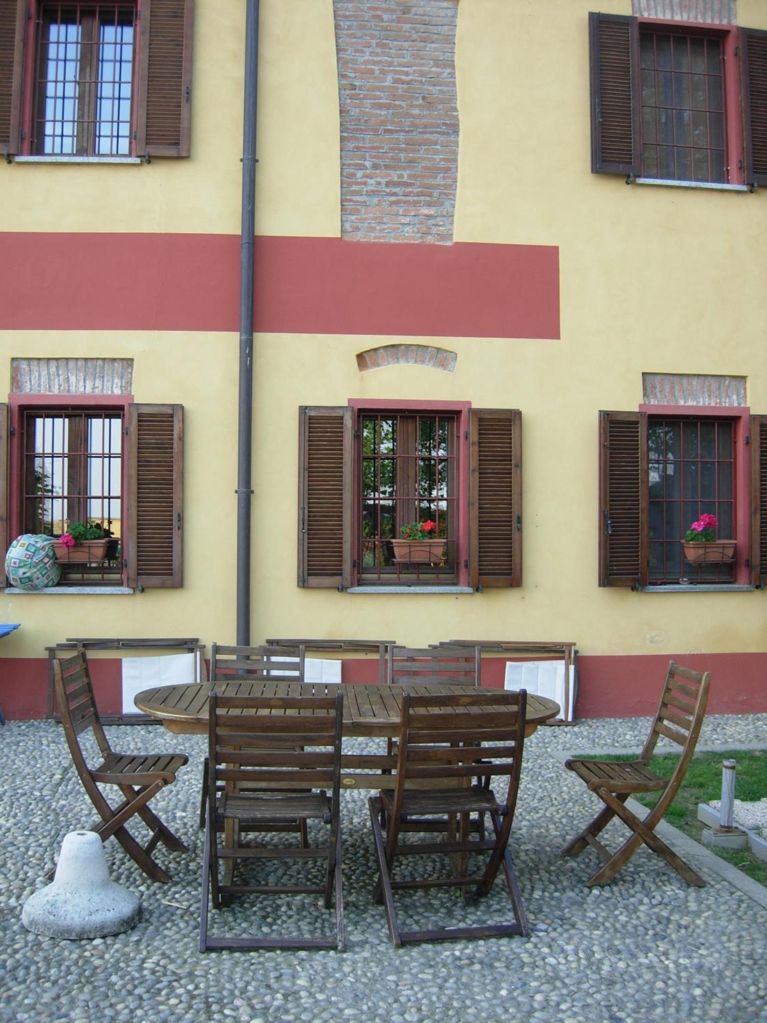 B&B Il Pioppo E La Fonte Castello d'Agogna Exterior foto