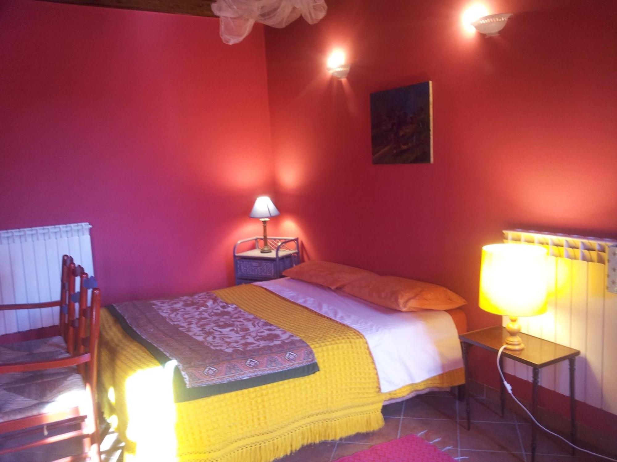 B&B Il Pioppo E La Fonte Castello d'Agogna Habitación foto