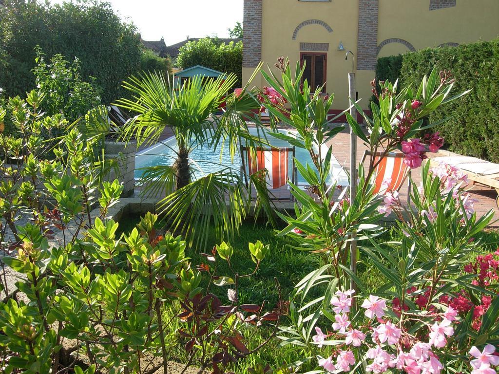 B&B Il Pioppo E La Fonte Castello d'Agogna Exterior foto